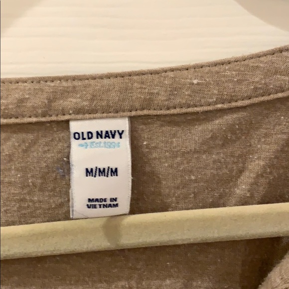 Old navy top - Picture 2 of 2